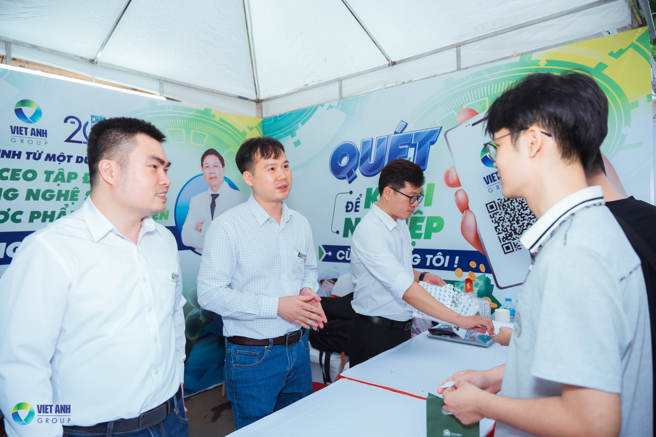 VIET ANH GROUP TẠI NGÀY HỘI VIỆC LÀM ĐH DƯỢC HÀ NỘI 2026: ĐÓ LÀ CƠ HỘI THẬT!